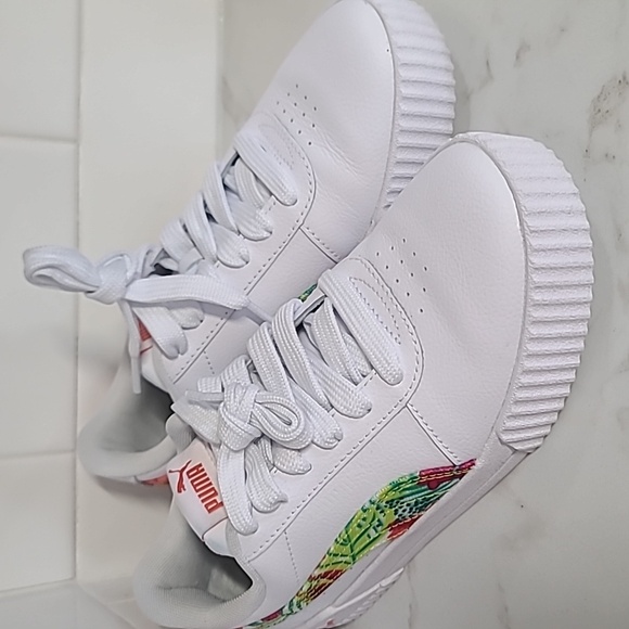 Puma Shoes - PUMA SOFT FOAM SNEAKERS WOMENS 7.5